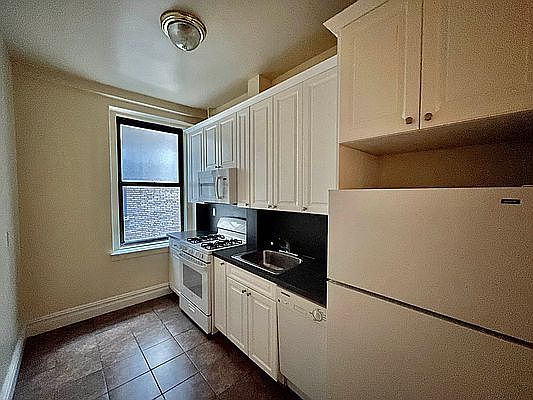 3rd image of 3642 Broadway #5G