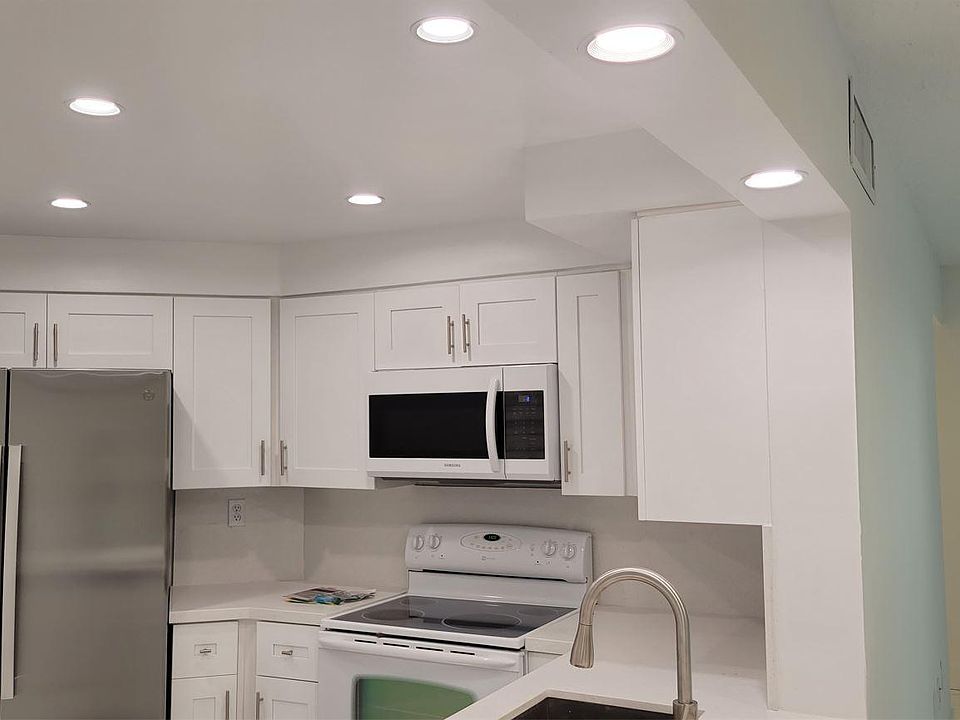 1st image of 108-9417 Fontainebleau Blvd #108