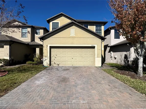 2703 Garden Falls Dr, Brandon, FL 33511