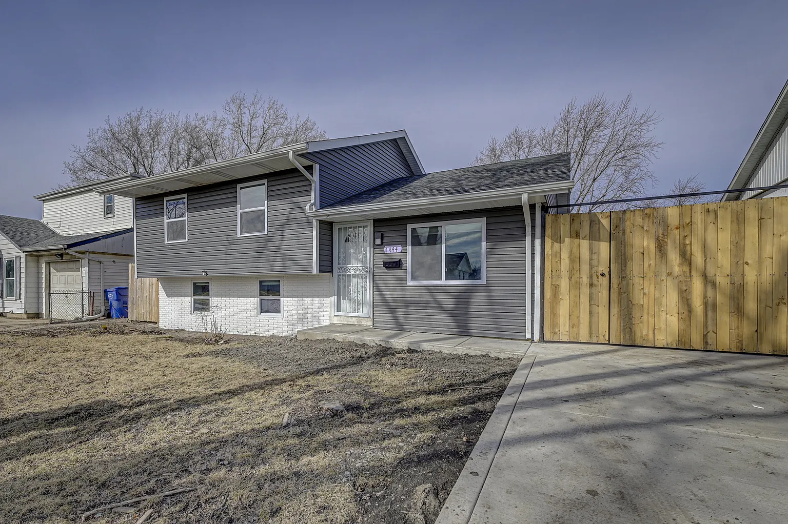 1444 Park Ln photo 1