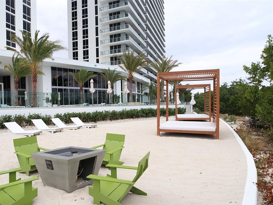 1st image of 16385 Biscayne Blvd #660