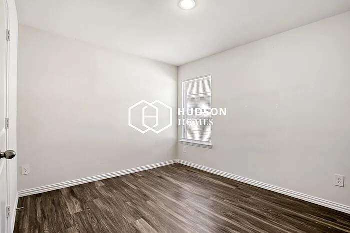 425 Shorty St — Photo 10