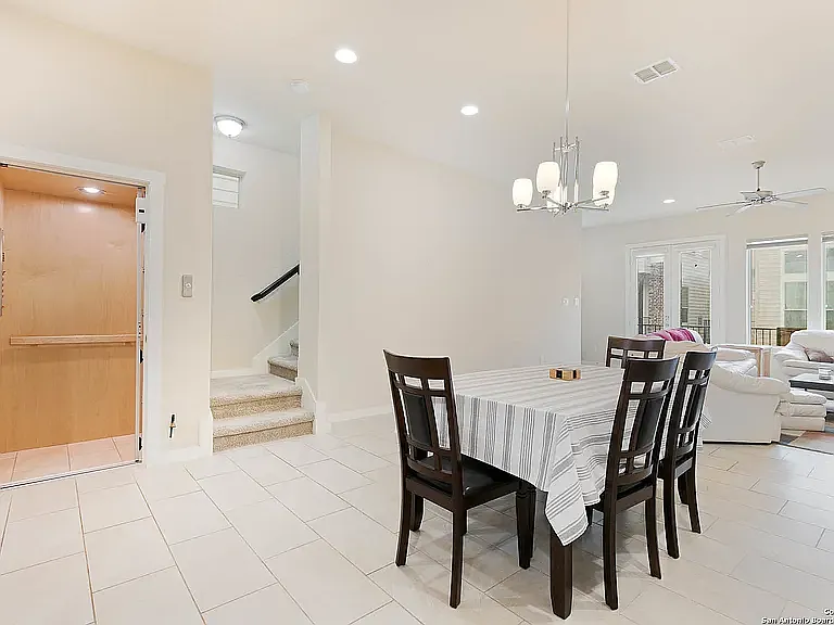 3831 Harry Wurzbach Rd #21 — Photo 15