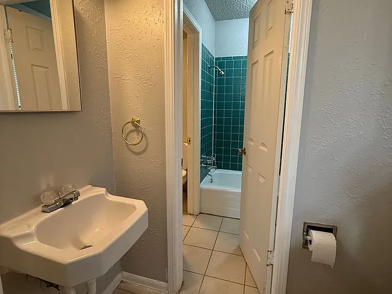 2412 Wyandotte Way — Photo 14