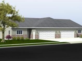 1720 Arthurs Ct, Aberdeen, SD 57401