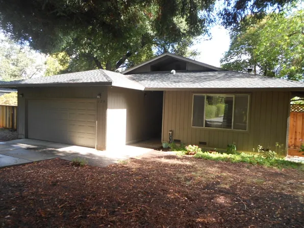 124 Linhares Ln, Alamo, CA 94507