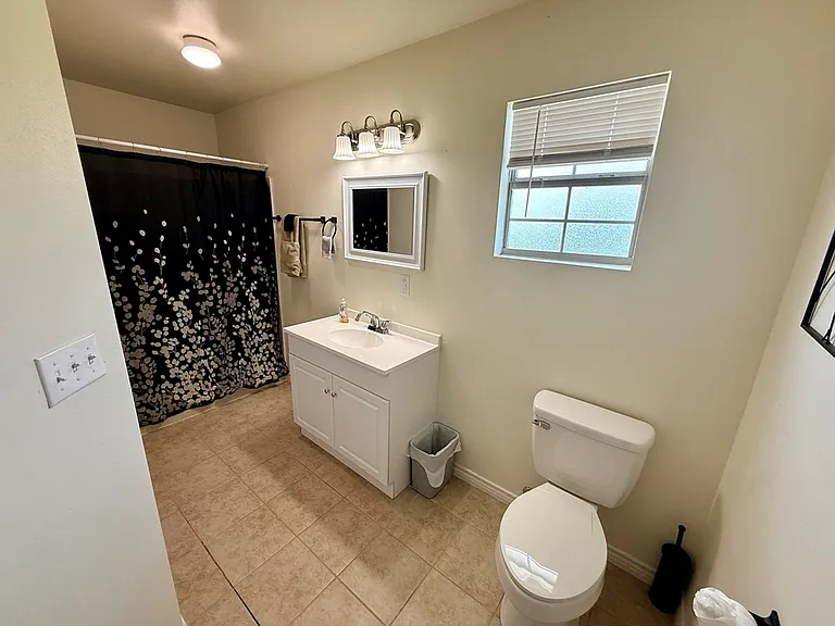 391 Riverside Dr — Photo 14