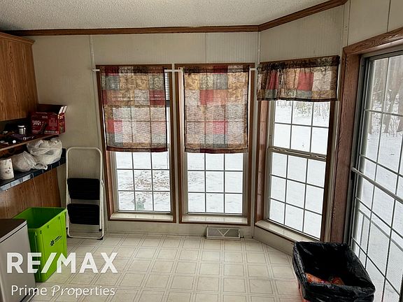 4th image of 14395 Montle Rd