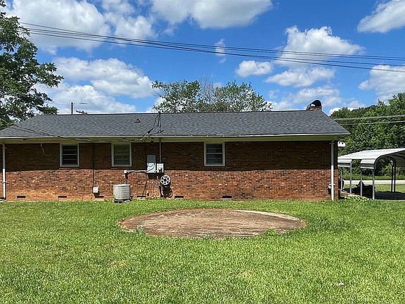 3rd image of 2819 Cedar Springs Dr
