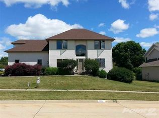 1525 Forest Rd, Coralville, IA 52241