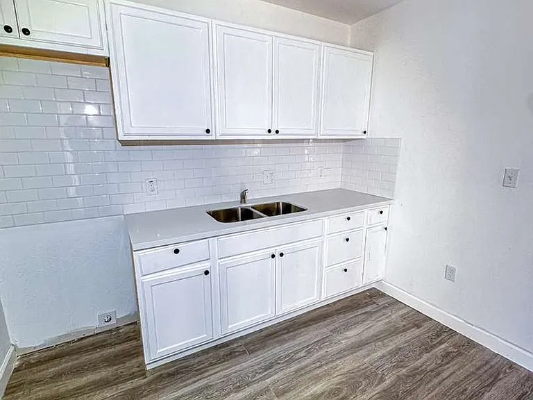 2555 Pierce St — Photo 17
