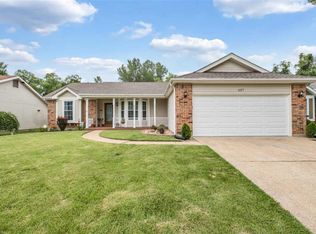 627 Foxtail Dr, Florissant, MO