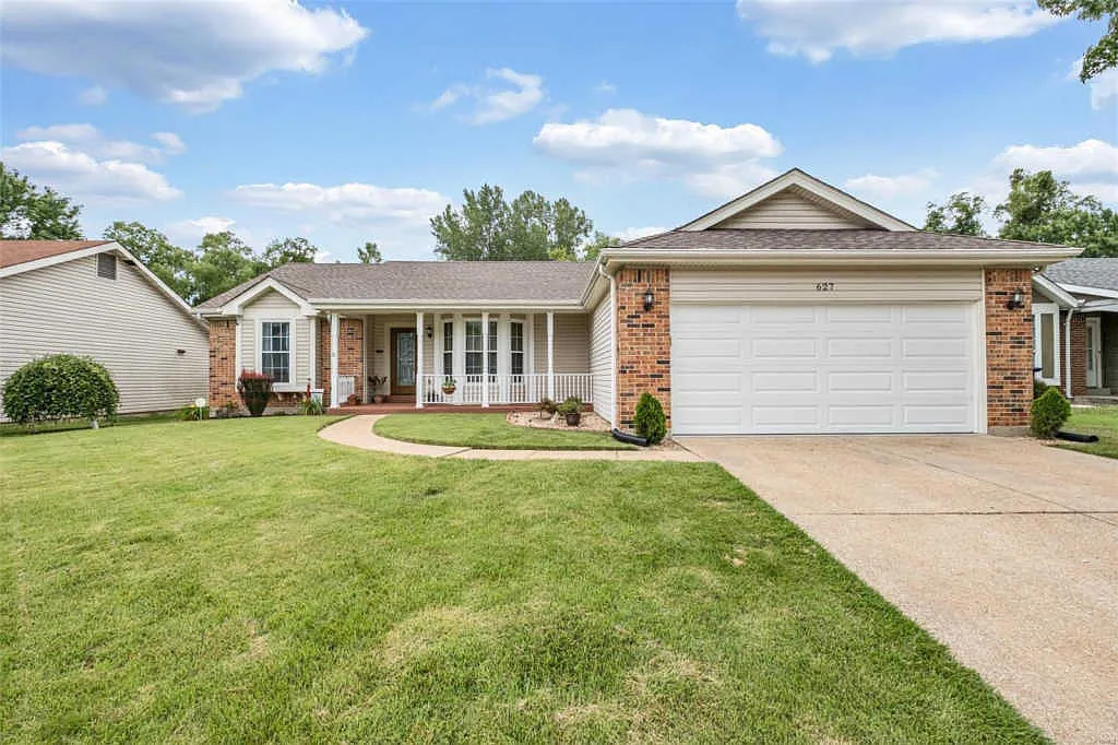 627 Foxtail Dr photo 1