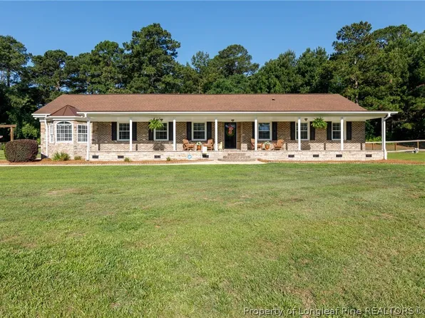 275 N Stewart St, Raeford, NC 28376
