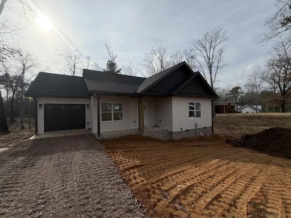 20 Fox Trot Rd, Adamsville, TN 38310