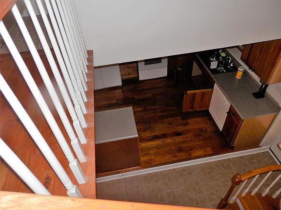 5th image of 1004 Betty Ln