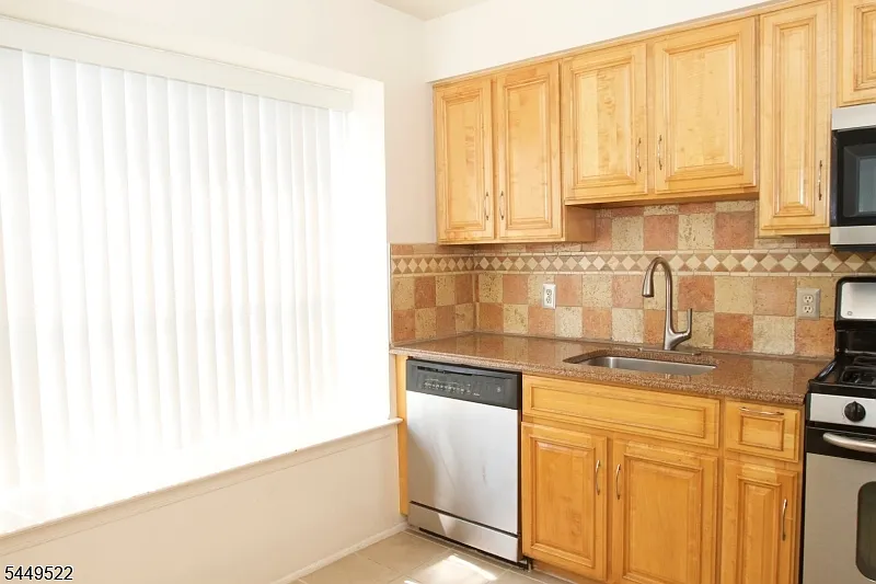 2 bed, 2.0 bath, $2,950 — Photo 3