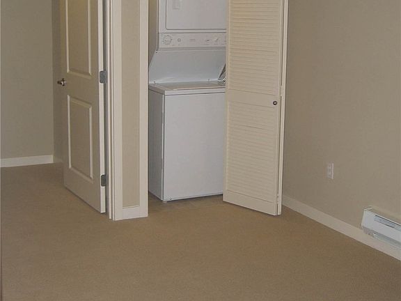 4th image of 180 Harbor Sq Loop NE Unit B314
