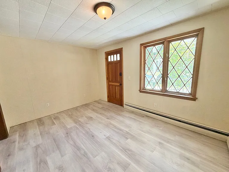 203 Maple St — Photo 7