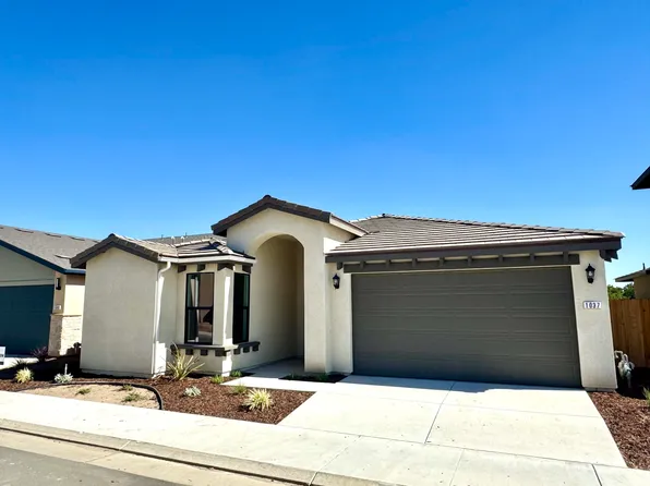 1037 Madrid Avenue, Tulare, CA 93274