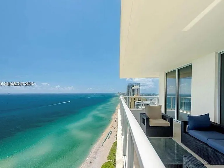 16699 Collins Ave #3902 — Photo 2