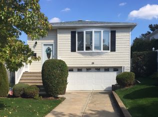 26 Bovanizer St, Staten Island, NY 10312