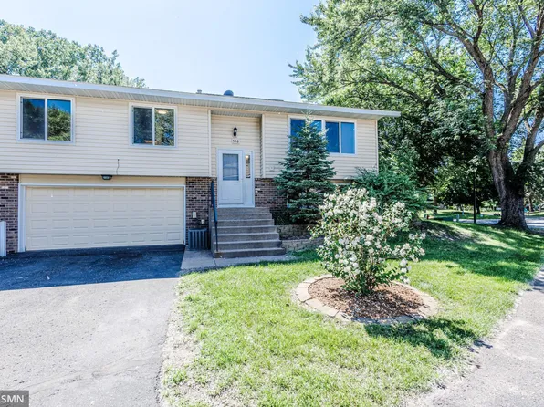 546 98th Ave NE, Blaine, MN 55434