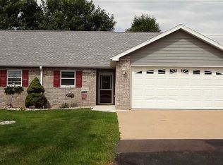 1688 Drum Corps Dr #B, Menasha, WI 54952