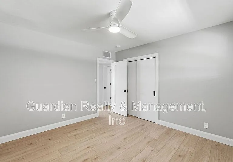 6819 E Paradise Pkwy — Photo 22
