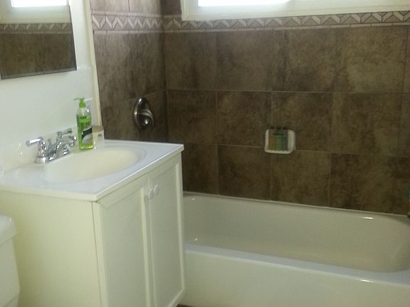 3rd image of 11124 Camarillo St APT 2
