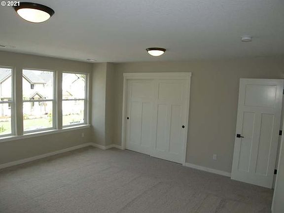 5th image of 556 NW Adams Ave