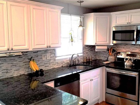 3rd image of 53 Shelley Ln