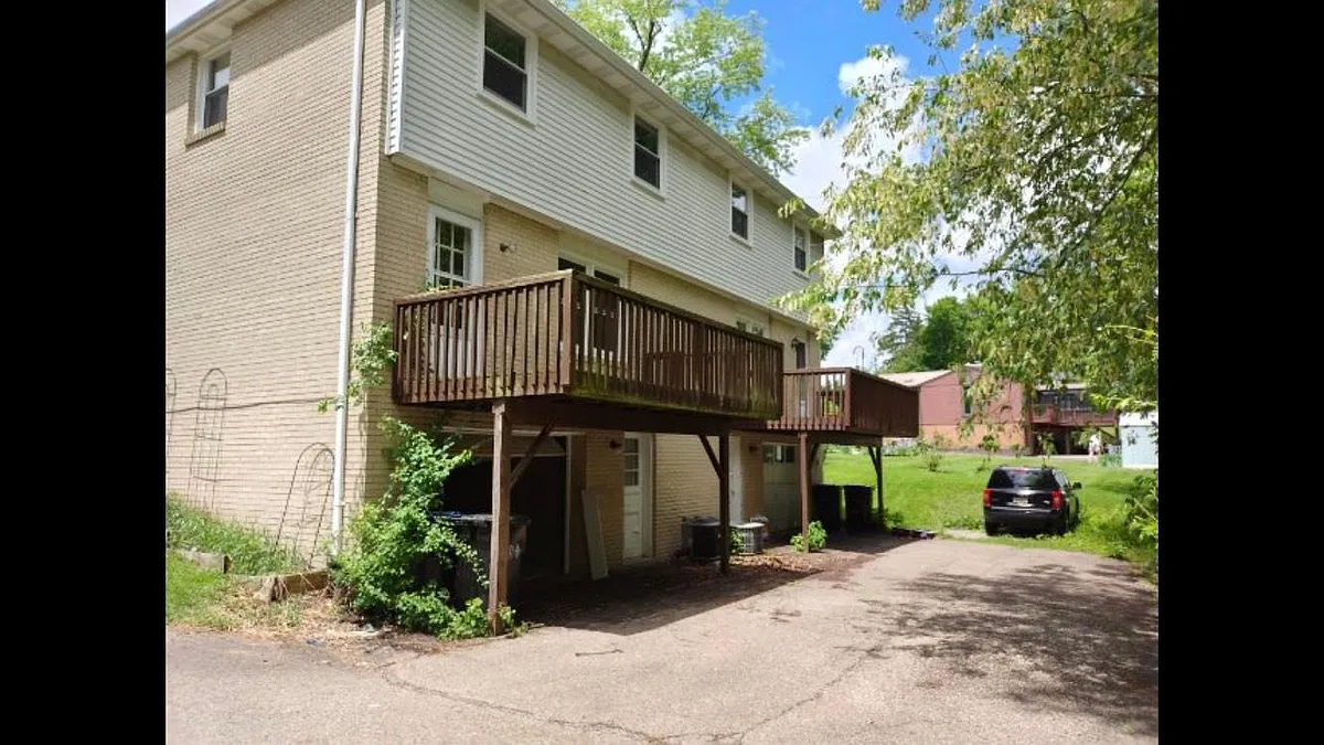 Building Photo - 9760 Bellcrest Rd