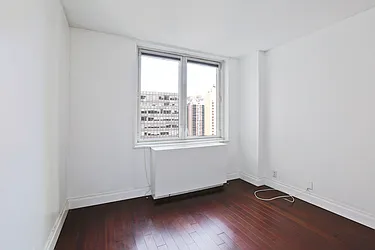 Rented by R New York