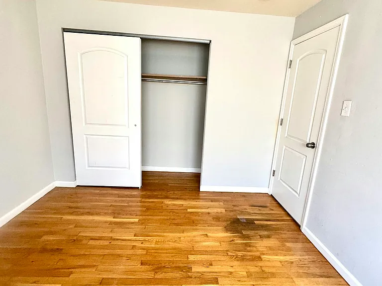 5225 Southwest Ave #105 — Photo 4