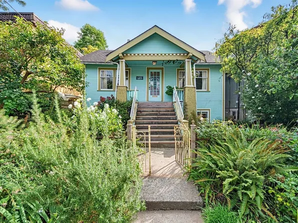 2076 Turner St, Vancouver, BC V5L 2A3