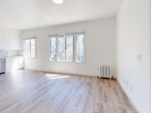 3rd image of 3201 Octavia St APT 103
