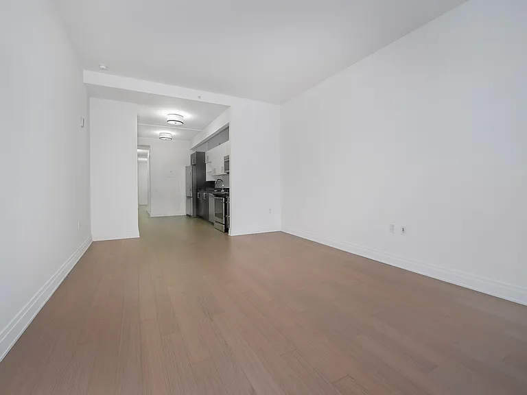 70 Pine St #810 — Photo 4