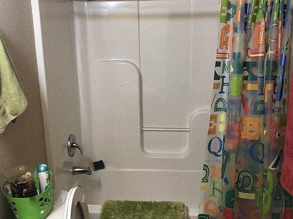 5th image of 325 Saunders Dr