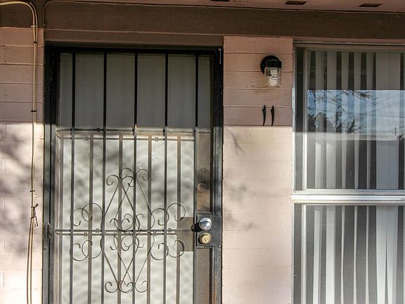 4th image of 3423 E Flower St