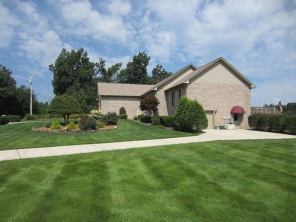 3rd image of 1104 Arrowhead Dr