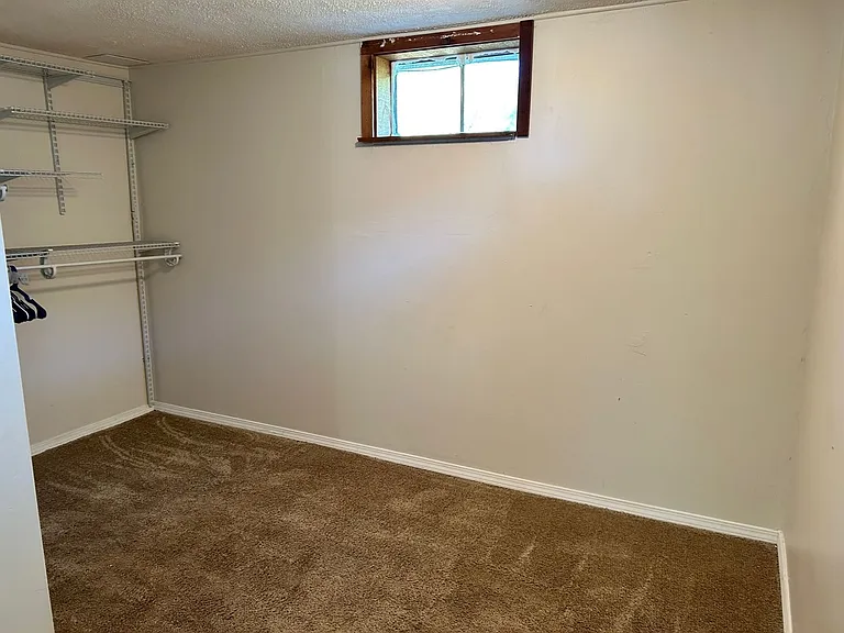 914 W Ash St — Photo 10