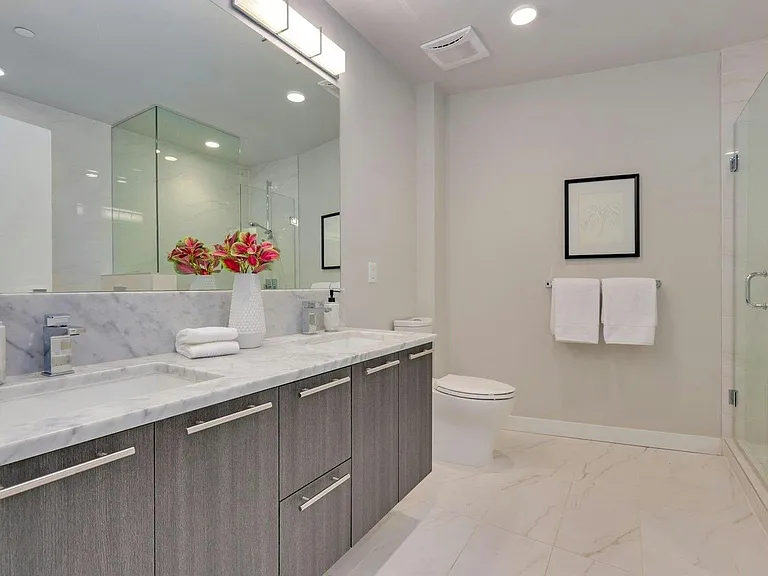 5033 Cambie St #604 — Photo 21