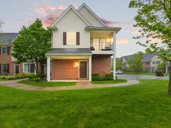 3143 Kneeland Cir, Howell, MI 48843