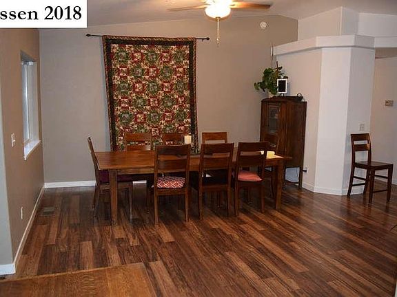 4th image of 1060 Cameron Way