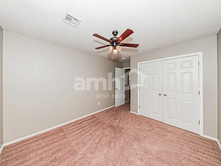 316 SW 40th St — Photo 12
