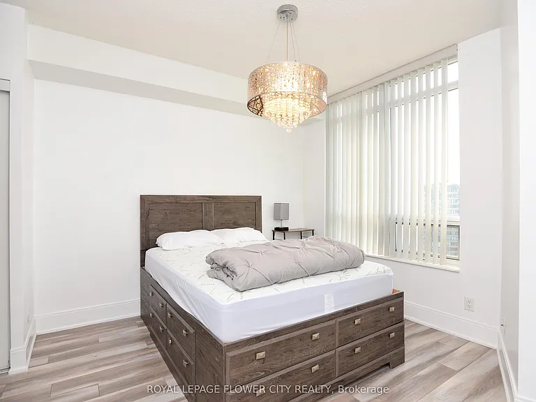 330 Burnhamthorpe Rd W #1902 — Photo 17