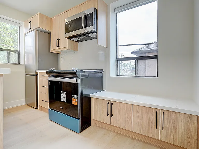 240 Durie St #U201 — Photo 10