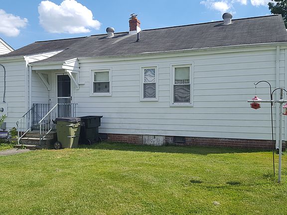 3rd image of 604 Maggie Walker Ave