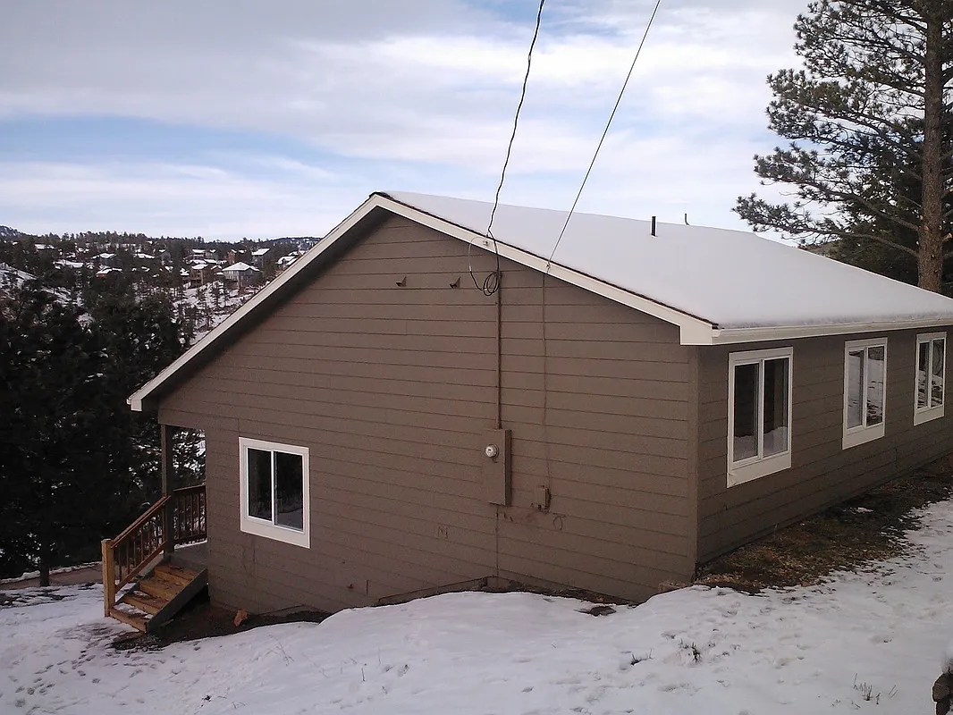 3 bed, 1081 sqft, $2,400 — Photo 3